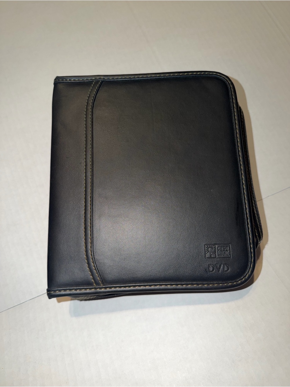 Case Logic Black Faux Leather 21 Page DVD Blu-ray Storage Binder Case